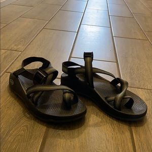 Men’s Chaco strap sandals size 8